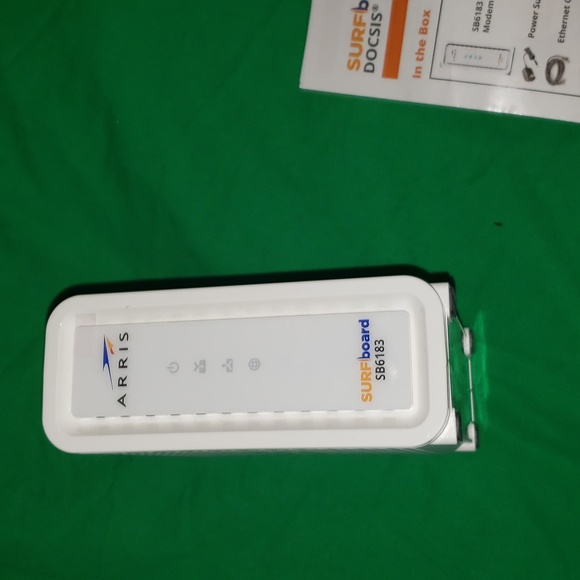 Arris Surfboard SB6183 Cable Modem with Charger and Ethernet Cord - Picture 4 of 7